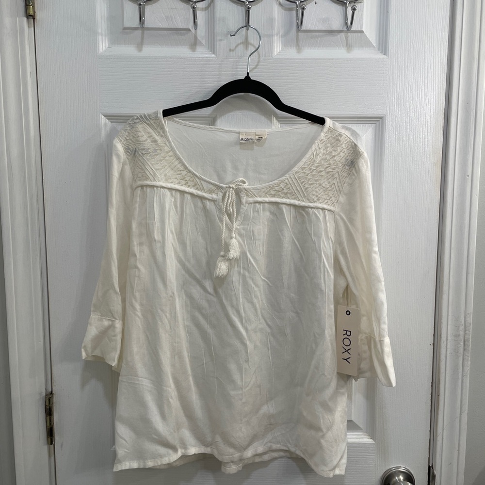 NWT Roxy Cream Peasant Top With Embroidered Pattern, Size M
